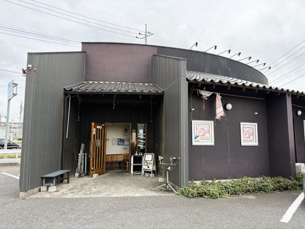 麺屋ひな多の外観
